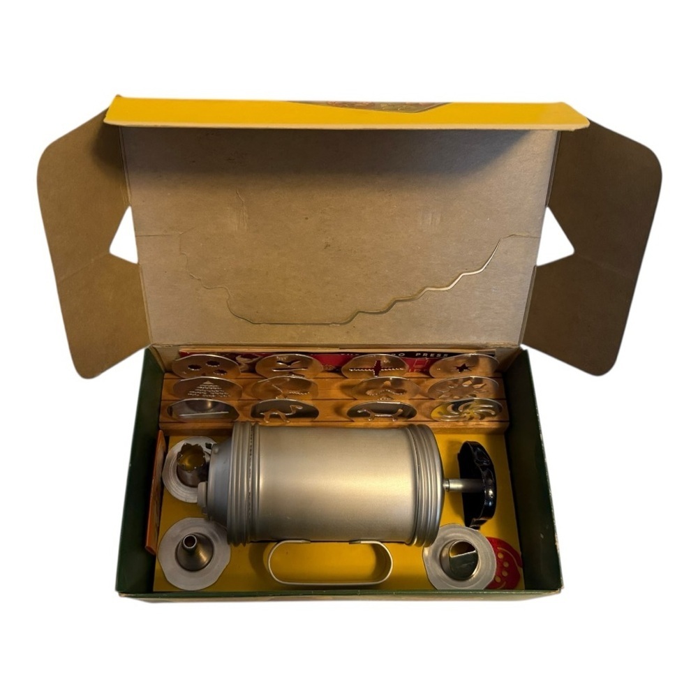 Vintage MIRRO The Finest Aluminum Cooky & Pastry Press